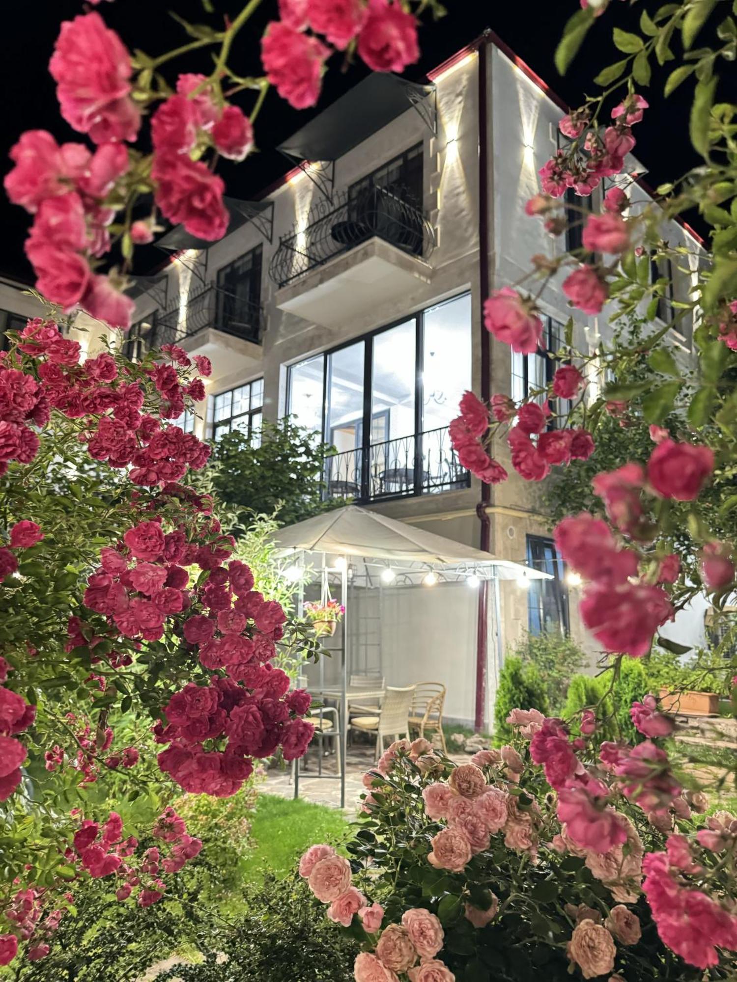 Redroof Country House Hotel Goris Luaran gambar