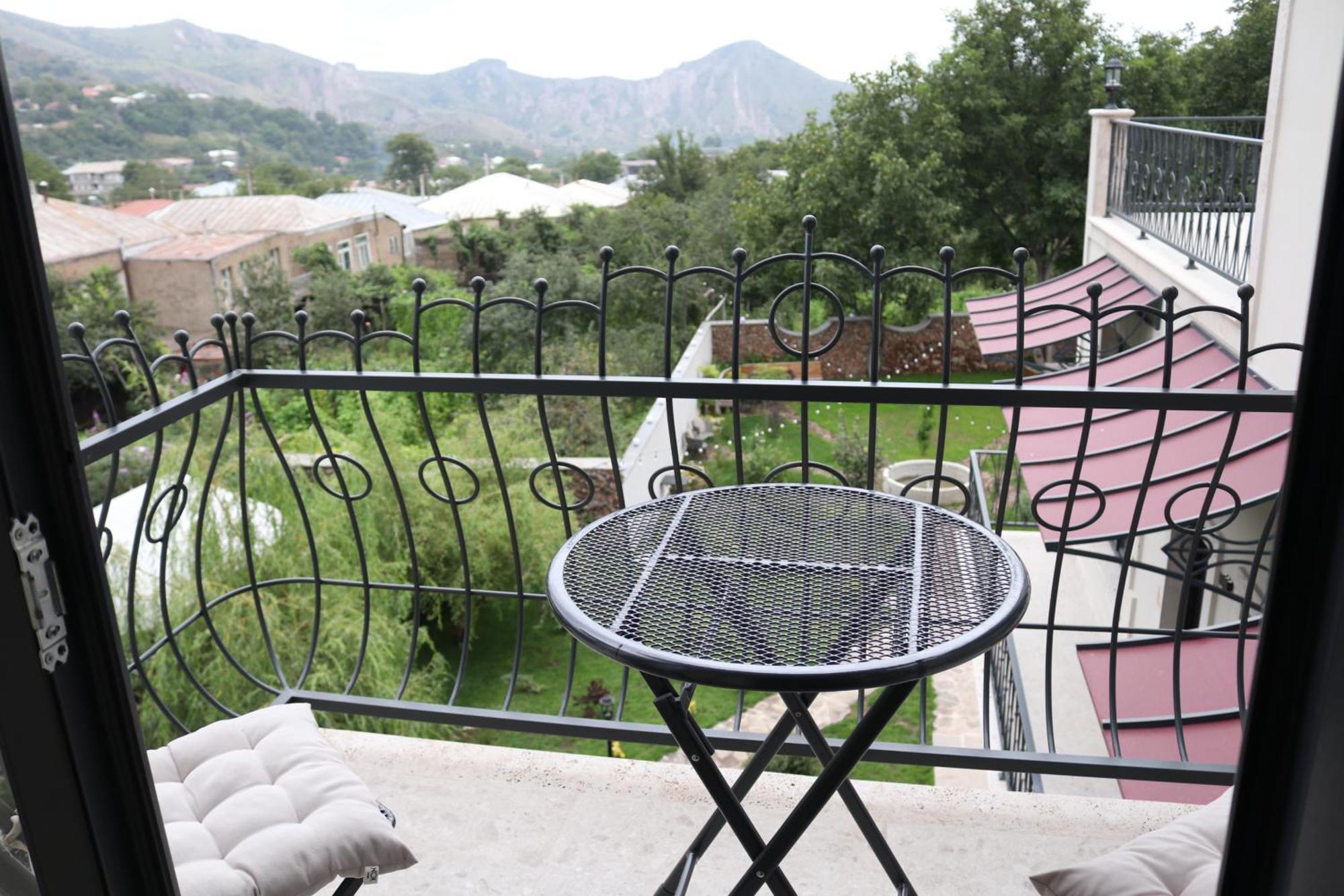 Redroof Country House Hotel Goris Bilik gambar