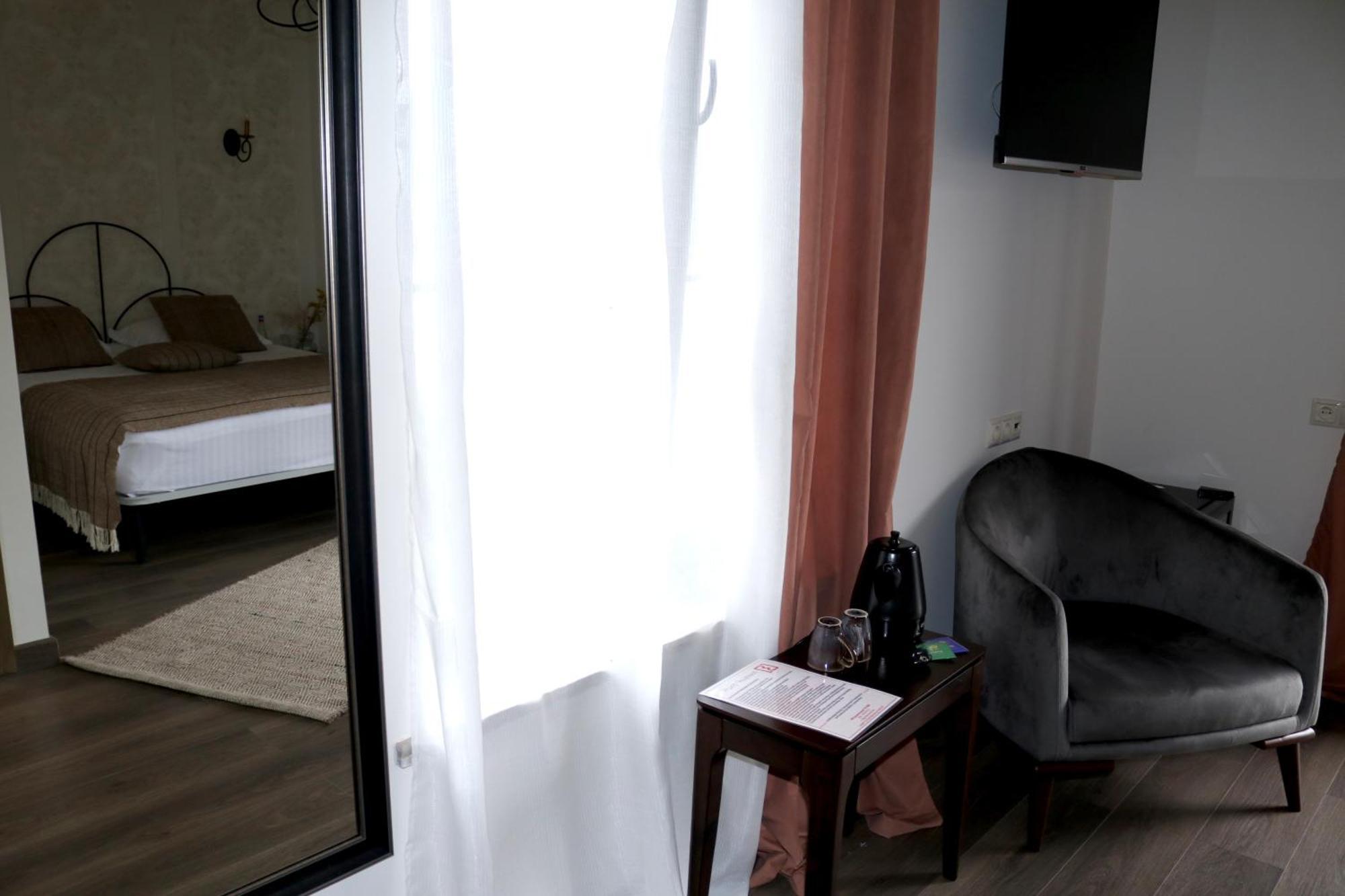 Redroof Country House Hotel Goris Bilik gambar