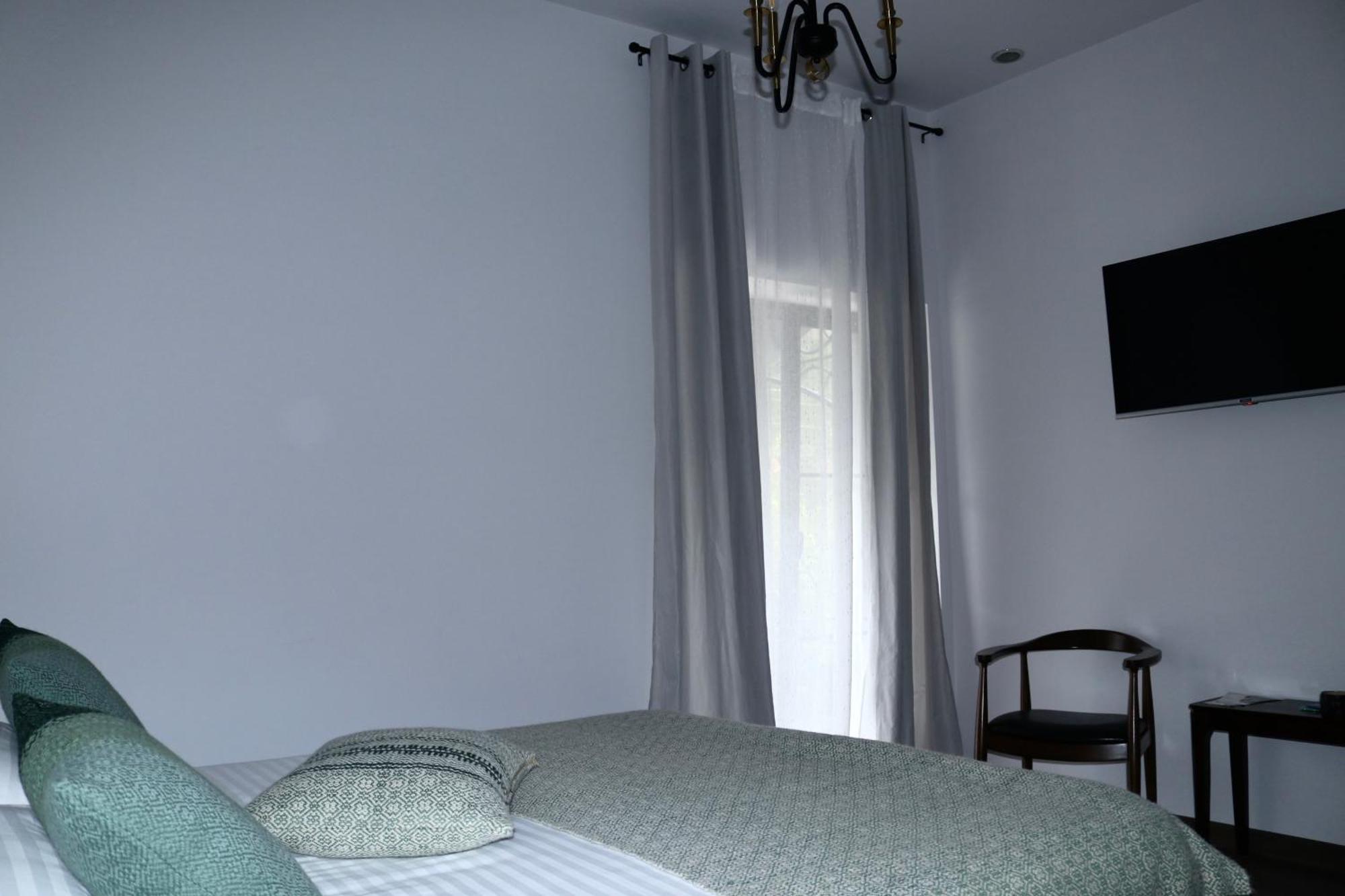 Redroof Country House Hotel Goris Bilik gambar